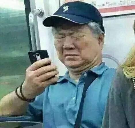 世嘉60周年纪念日推出「比手掌还小」的掌机，购齐4色竟然还送放大镜！