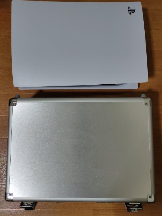 自制便携型PS4随时随地开玩，这才是硬核游戏爱好者的模样